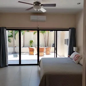 Cabanas Puerto Morelos Apartahotel